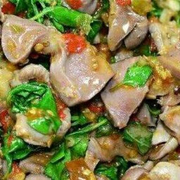 ผัดพริกเผาเครื่องในไก่ราดข้าว