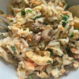 ข้าวผัดเครื่องในไก่