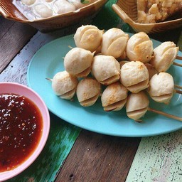 ลูกชิ้นหมูปิ้ง