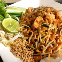 ผัดไทยกุ้งสด