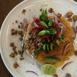 ข้าวห่มไข่เจียวลาบเป็ด