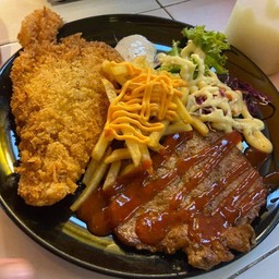 สเต็กหมู+ปลาทอดชุปเกล็ดขนมปัง