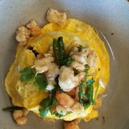 ข้าวกุ้งผัดพริกขี้หนูกับไข่ข้น