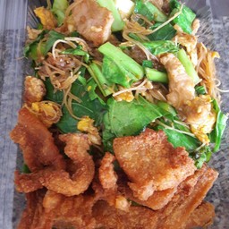 ผัดซีอิ้วหมูชิ้นหมูกระจกเส้นหมี่