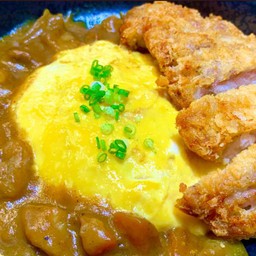 ข้าวแกงกะหรี่ไก่ทงคัตสึไข่ข้น