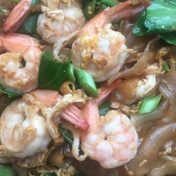 ผัดซีอิ้วกุ้งเส้นใหญ่