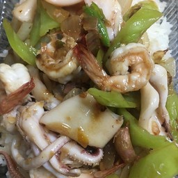 ข้าว ผัดพริกอ่อนทะเล