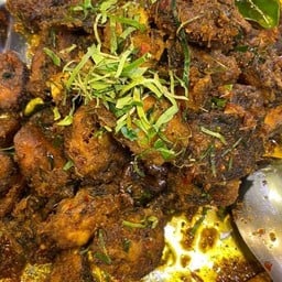 ผัดเผ็ดปลาดุกทอด