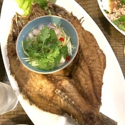 ปลากะพงทอดน้ำปลา