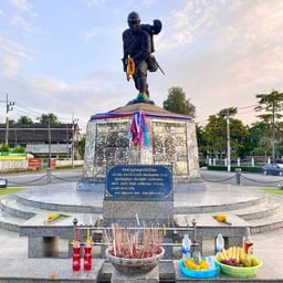 อนุสาวรีย์วีรไทย (พ่อจ่าดำ)