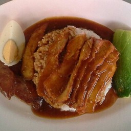 ข้าวหมูแดง