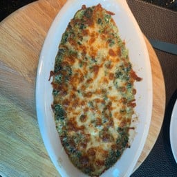 ผักโขมอบสี่ชีส