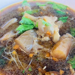 ก๋วยเตี๋ยวเนื้อธรรมดา (2 อย่าง )  ธรรมดา