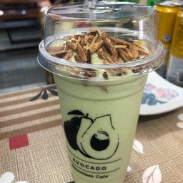 อาโวคาโด้ พิสตาชิโอ โรยด้วย อัลมอนด์คั่วสด