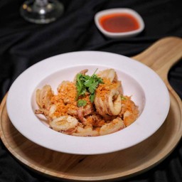 ปลาหมึกทอดกระเทียม