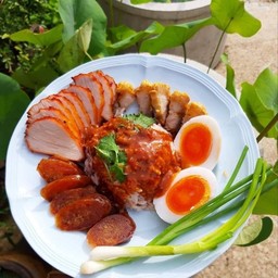 ร้านกลมกล่อม-ข้าวหมูแดงหมูกรอบ