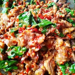 ข้าวกะเพราเนื้อ