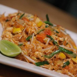 ผัดไทยไข่ปู