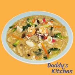 Daddy's Kitchen สุกี้ ราดหน้าฮ่องกง ผัดซีอิ้ว กะเพรา