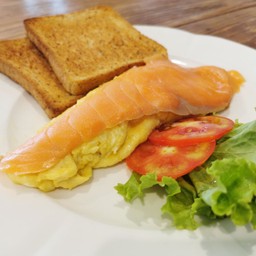 แซลมอนแอนด์เอ้ก