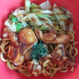 ยากิโซบะหน้าไก่อบซอสสูตรเข้มข้น