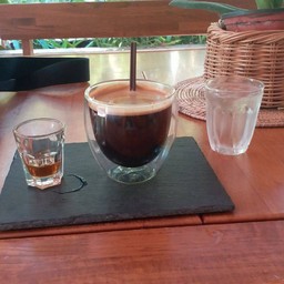 หอมกรุ่น