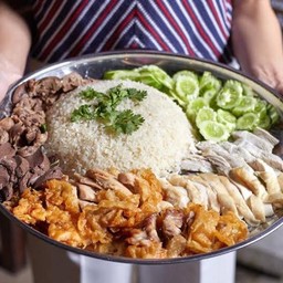 ข้าวมันไก่ผู้พัน