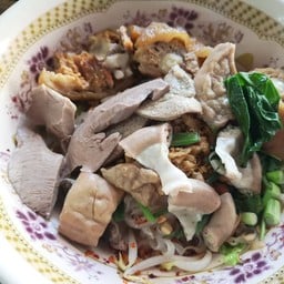 เมนูแห้งทุกอย่าง เลือกเส้นด้านในครับ