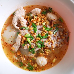 เมนูต้มยำหมู เลือกเส้นด้านในครับ