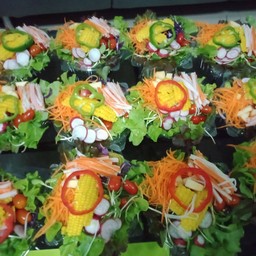 สลัดเเม่พลอย ออเเกนิค✨ ตลาด นานาเจริญ