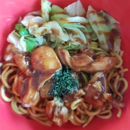 ยากิโซบะหน้าไก่อบซอสสูตรเข้มข้น