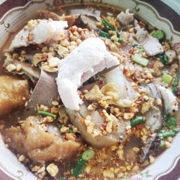 เมนูต้มยำทุกอย่าง  เลือกเส้นด้านในครับ