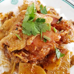 ข้าวราดแกงมัสมั่นไก่