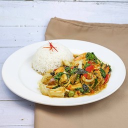 ผัดฉ่าทะเลราดข้าว