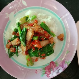 คะน้าหมูกรอบ