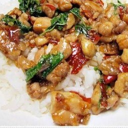 ข้าวกระเพราไก่ทอดกรอบพริกแห้ง 2 กล่อง