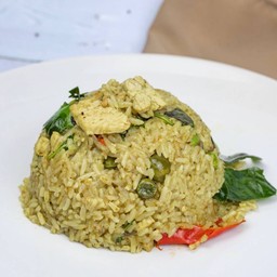ข้าวผัดแกงเขียวหวานไก่