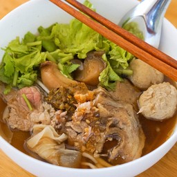 ก๋วยเตี๋ยวเนื้อ