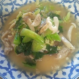 ราดหน้าหมูหมัก