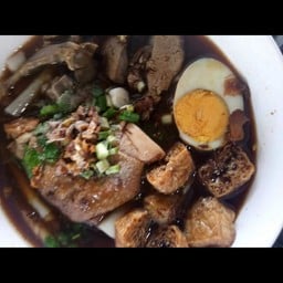 ก๋วยจั๊บไก่