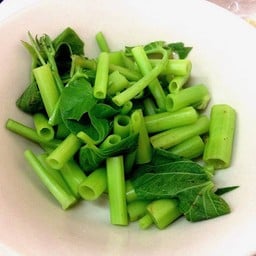 ผัก บุ้งลวก