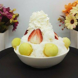 บิงซูเมล่อนสตรอว์เบอร์รี่