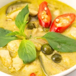 แกงเขียวหวานไก่ (กับข้าว)