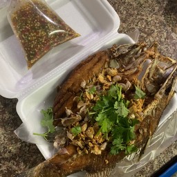 ปลากะพงทอดกระเทียม(7.5-8.5)