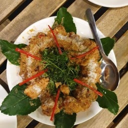 ฉู่ฉี่รสชาติดีทีเดียว ที่นี้จะไม่ค่อยเผ็ดมาก เด็กพอกินได้