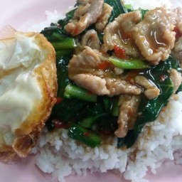 คะน้าหมูหมัก