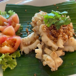 ปลาหมึกทอดกระเทียม