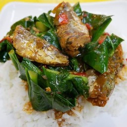 คะน้าปลากระป๋อง