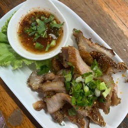หมูร้องไห้