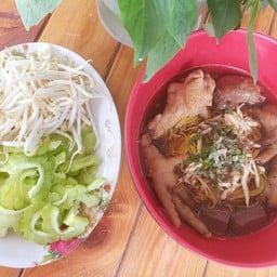 เจ้หมวยก๋วยเตี๋ยวไก่มะระ+อาหารป่า